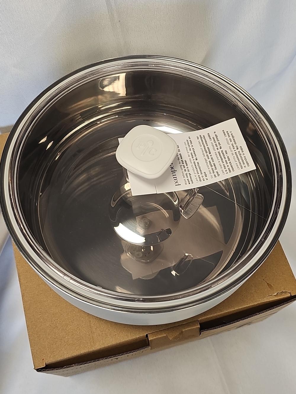 Pampered Chef 2.5 Qt. Insulated Serving Dish - Picture 3 of 5